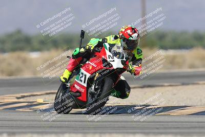 media/Oct-13-2025-Moto Forza (Mon) [[a66d839500]]/3-B Group/Session 3 (Turn 16)/